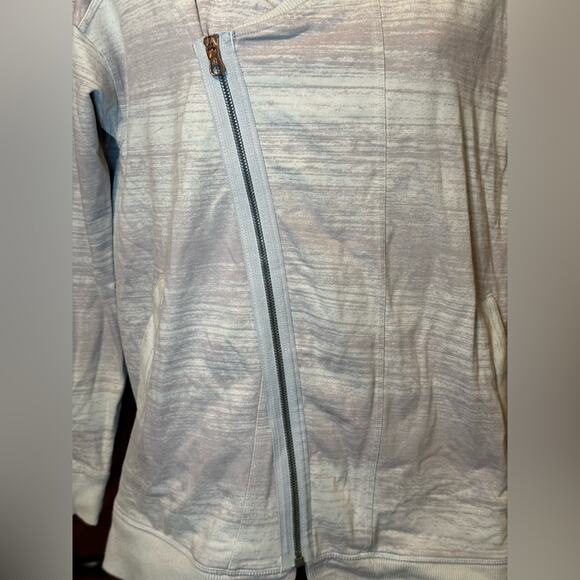 Gently used Lululemon Mula Bundle Wrap Righteous Stripe Silver Spoon sz 6 - Picture 5 of 9